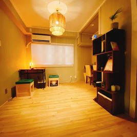 Han カフェ風のインテリアよもぎ蒸しサロンを貸します！の室内の写真