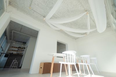 天井も白で統一された空間です - ギャラリー&スタジオnolla 銀座・築地の室内の写真