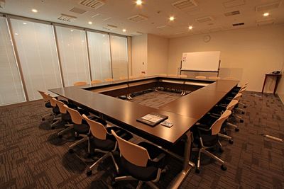 名古屋会議室 プライムセントラルタワー名古屋駅前店 第17会議室の室内の写真