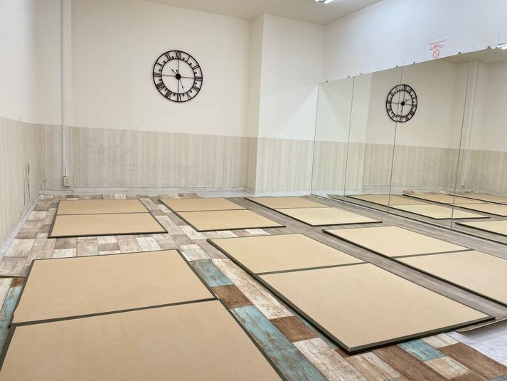 ホワイトスタジオ - UraraDance横浜【関内店】