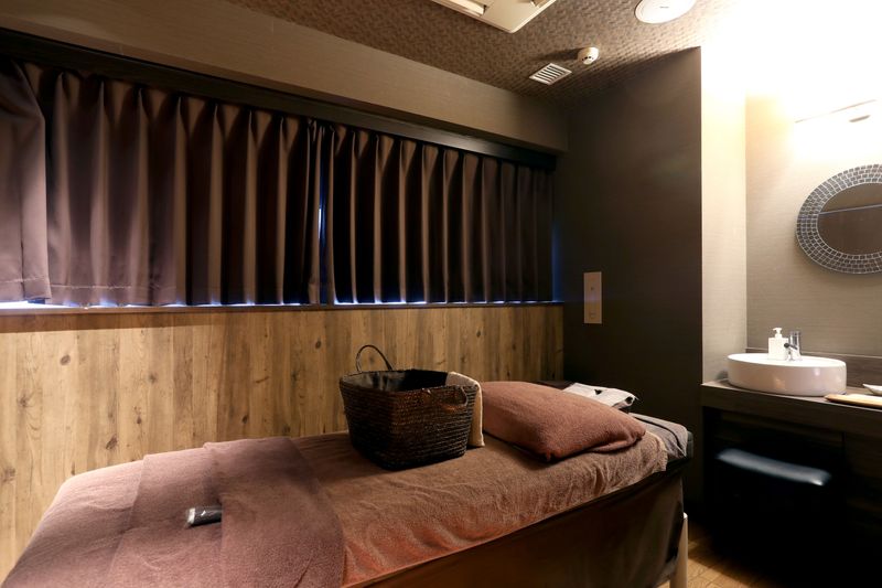 落ち着く空間です！
※タオルはオプション品となります。 - minoriba_SANATIOホテルサンルートプラザ新宿店 レンタルサロンの室内の写真