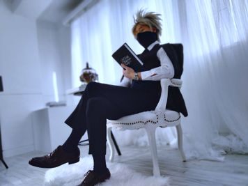 STUDIO　渋谷 STUDIOヒカリエノウラ【白レース、黒壁、ダンス、背景布】　の室内の写真