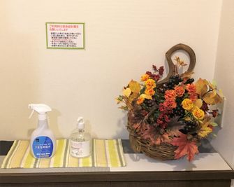 除菌ジェルや除菌シートはご自由にお使いください。 - 貸会議室アクア大宮西口 お部屋貸し切り 207号室の室内の写真