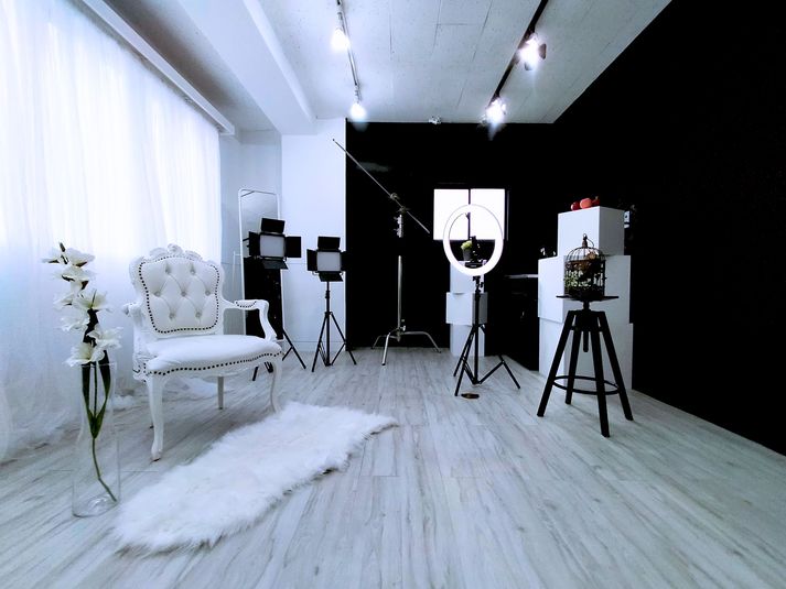 STUDIOヒカリエノウラ【白レース、黒壁、ダンス、背景布】　 - STUDIO　渋谷
