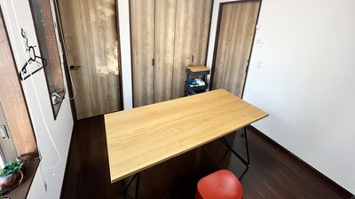 テーブルセット - asianルーム マッサージ・エステ用のレンタルルームの室内の写真