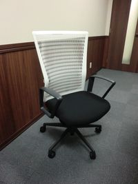 【PARM-CITY131貸会議室　Room5D】長時間の着席でも疲れにくい、背面が軽やかなイス - PARM-CITY131貸会議室 仙台｜PARM-CITY131貸会議室　Room5D｜最大8名の設備の写真