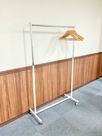 【PARM-CITY131貸会議室　Room5D】ハンガー｜ - PARM-CITY131貸会議室 仙台｜PARM-CITY131貸会議室　Room5D｜最大8名の設備の写真