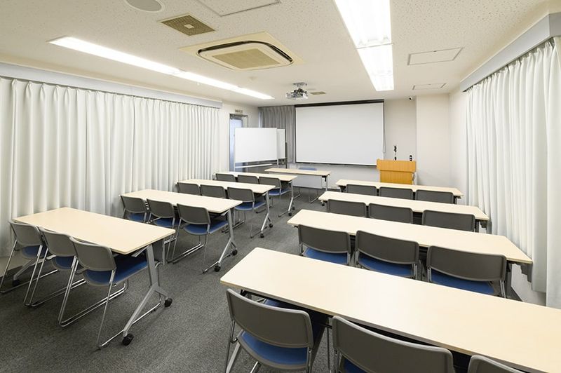 ワイム貸会議室神田　ご予約は00分～00分でお願いいたします Room 8Bの室内の写真