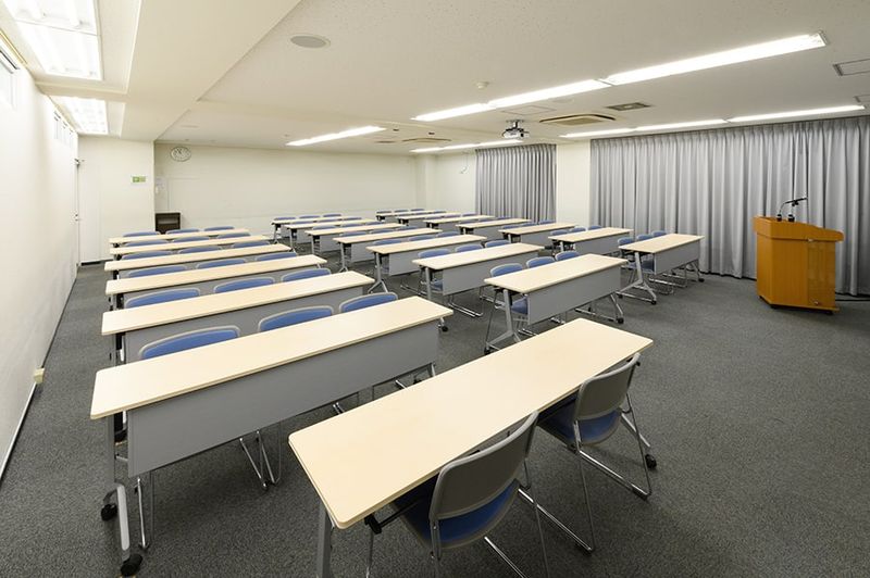 ワイム貸会議室神田　ご予約は00分～00分でお願いいたします Room 8Aの室内の写真