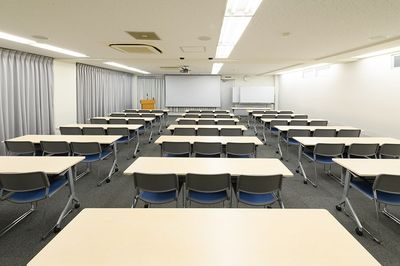 ワイム貸会議室神田　ご予約は00分～00分でお願いいたします Room 8Aの室内の写真