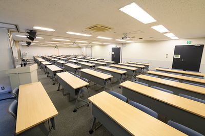 ワイム貸会議室新宿西口　ご予約は00分～00分でお願いいたします Room A+Bの室内の写真