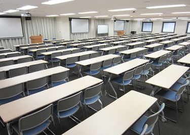 ワイム貸会議室お茶の水・A+B・定員204名・使用前後に清掃有り・オゾン消毒・NTTフレッツ光・スタッフ常駐・音響映像機器無料 - ワイム貸会議室お茶の水　ご予約は00分～00分でお願いいたします