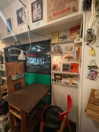 家具の配置は変えられるのでご相談ください - カフェ　Under the Mat（アンダーザマット） 撮影に最適　カフェスペース　各種サービス・設備ありの室内の写真