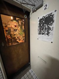 扉は二重になっています。 - カフェ　Under the Mat（アンダーザマット） 撮影に最適　カフェスペース　各種サービス・設備ありの入口の写真