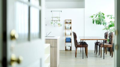 まるでカフェのようなおしゃれなお部屋 - A-std Omachi Private Living 東北最大級の100㎡！家具付きレンタルハウススペース＆スタジオの室内の写真