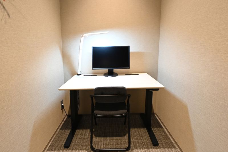 H¹T Lab (新宿野村ビルB1F)（サテライト型シェアオフィス） ROOM W 16の室内の写真