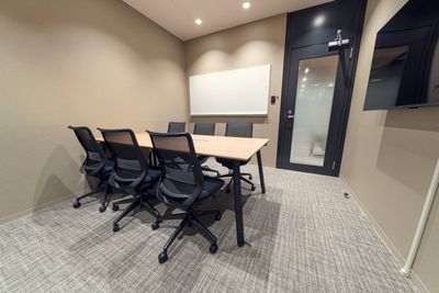 H¹T錦糸町（サテライト型シェアオフィス） 会議室 01(6名)の室内の写真