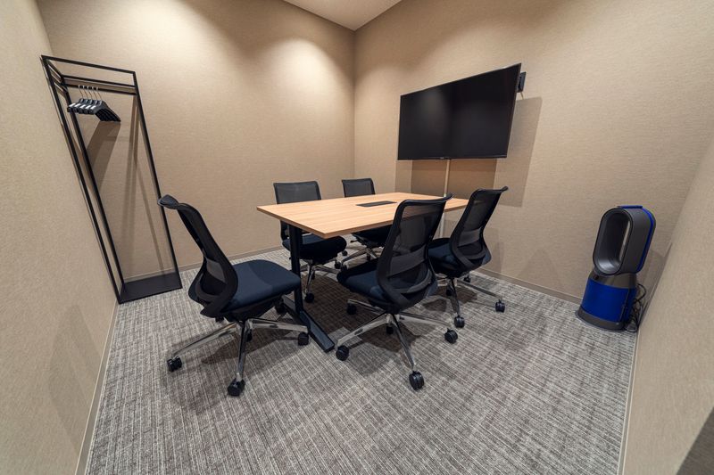 H¹T恵比寿（サテライト型シェアオフィス） 会議室 01(5名)の室内の写真