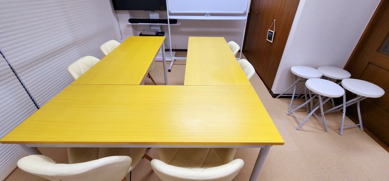 お部屋タイプの小さな会議室/レンタルスペース - れおのスペース