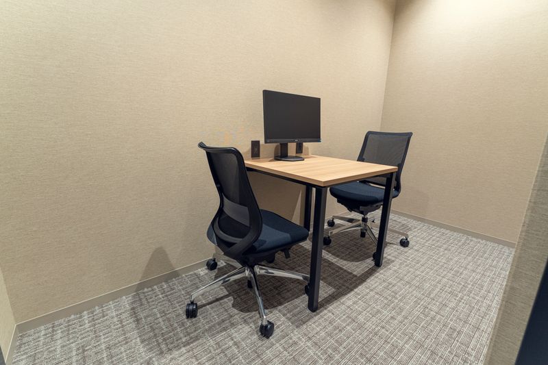 H¹T赤坂見附（サテライト型シェアオフィス） 会議室01(2名)の室内の写真