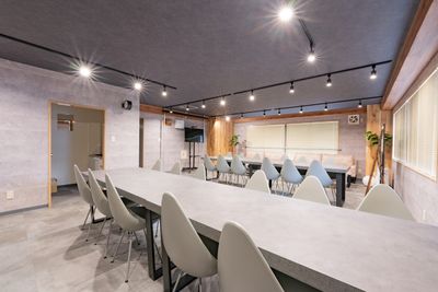 秋葉原Lounge 秋葉原駅4分/飲食可/懇親会/セミナー/イベント/35名着席可の室内の写真