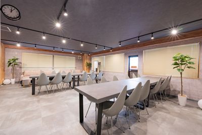 秋葉原Lounge 秋葉原駅4分/飲食可/懇親会/セミナー/イベント/35名着席可の室内の写真