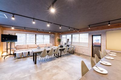 秋葉原Lounge 秋葉原駅4分/飲食可/懇親会/セミナー/イベント/35名着席可の室内の写真