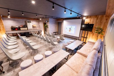 秋葉原Lounge 秋葉原駅4分/飲食可/懇親会/セミナー/イベント/35名着席可の室内の写真