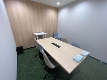 いいオフィス八千代緑が丘 【八千代緑が丘駅徒歩7分】6名会議室（201）の室内の写真