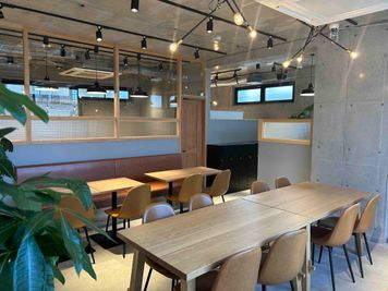 駅チカ！クレープとカフェとコワーキングペース - andEATS 矢野口駅前店