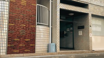 スタジオが入る建物の入り口 - ザ・オウエン・スタジオ  新大阪撮影スペース ザ・オウエン・スタジオ　新大阪撮影スペースの外観の写真