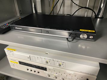 【PARM-CITY131貸会議室　多目的ホール】DVDプレーヤー｜ - PARM-CITY131貸会議室 仙台｜PARM-CITY131貸会議室　多目的ホール｜最大75名の設備の写真