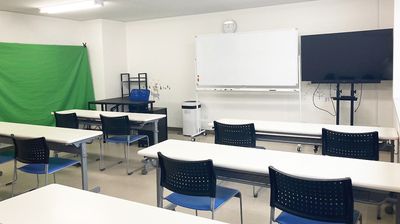 大型の空気清浄機があります - ippo札幌 セミナー室の室内の写真