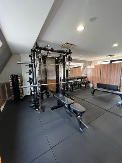 ピラティス＆筋トレ設備完備のジム┃西新宿五丁目駅徒歩1分 - ピラティス＆筋トレができるレンタルジム┃西新宿五丁目駅徒歩1分