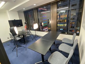 【会議室利用】アクセス抜群【渋谷駅徒歩1分】【高速光wifi完備】明治通り沿いのオフィスビルで綺麗！隣のビルにコンビニ！ - 渋谷明治通りスタジオ＠渋谷駅徒歩1分 byエディターキャンプ
