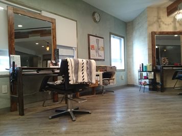 シェアサロン、レンタルスペース、ヘアサロン、ネイルサロン シェアサロン　LeReveの室内の写真