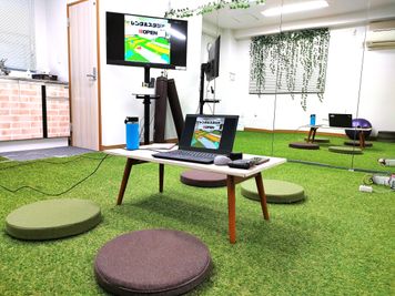 モニター＆高速Wi-FI利用可能です - パーソナルレンタルスタジオ モエギ市ヶ谷/Moegi市ヶ谷 大学オフィス街近スタジオ♪ヨガピラティスダンス練習レッスンに最適の室内の写真