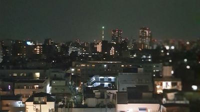 景色の良い新規オープン駅2分 《中野駅徒歩2分》風通し抜群！暖かい開放感ある明るい中野の室内の写真