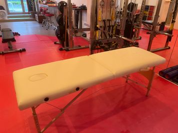 整体用ベッド - パーソナルトレーニングジム　ライクの設備の写真