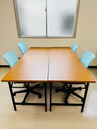 簡易的な商談・打ち合わせレイアウト例 - 熊本水道町ミーティングスペース 貸し会議室・レンタルスペース（セミナー・商談・リモート・面接）の室内の写真