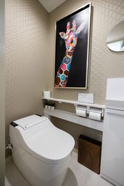 トイレもスペース内に完備☆アラウーノです。 - photo space HISAYA / スタジオhiyori 和室/白壁/メイクスペース/トイレもある撮影レンタルスペースの設備の写真