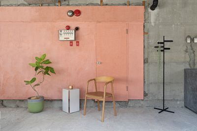 ピンクベージュのアクセント壁が空間を彩ります。
 - #Ote co-space501 【大手町/神田】の室内の写真