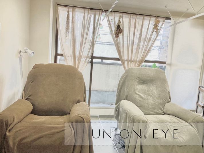 施術ブース（間にカーテン仕切り入ります） - レンタルサロン　union　eye 【レンタルサロン】union　eyeの室内の写真