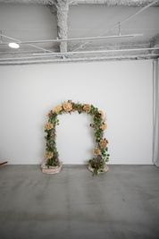ドライフラワーの装飾品 - サンカクストア 白壁モルタル床のナチュラルな撮影スタジオの設備の写真