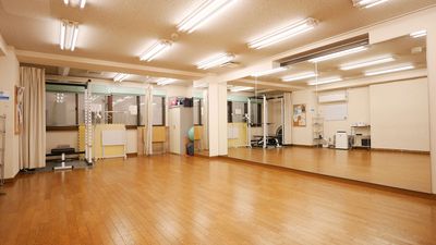 レンタルスタジオカベリ横浜1号店 ダンスができるレンタルスタジオの室内の写真