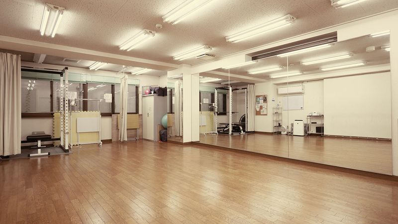 レンタルスタジオカベリ横浜1号店 ダンスができるレンタルスタジオの室内の写真