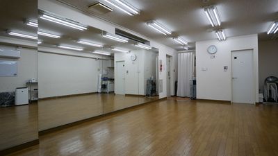 レンタルスタジオカベリ横浜1号店 ダンスができるレンタルスタジオの室内の写真