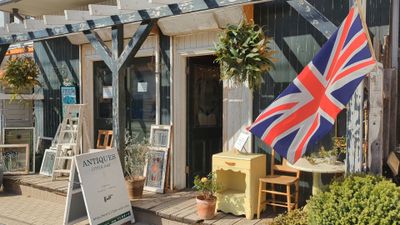 西洋骨董リトルオーク 貸しスペース　リトルオークの外観の写真