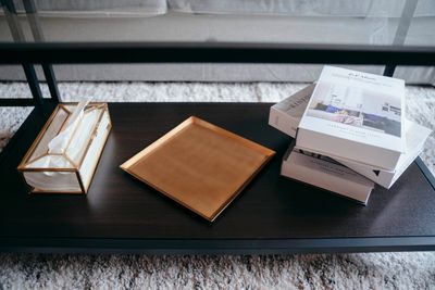 室内や備品はモノトーンを基調にしたモダンなイメージです。 - 貸会議室サクラマチクマモト前 ※現在移転中3/1リニューアル【桜町】１００インチ＆４Kシアターの設備の写真