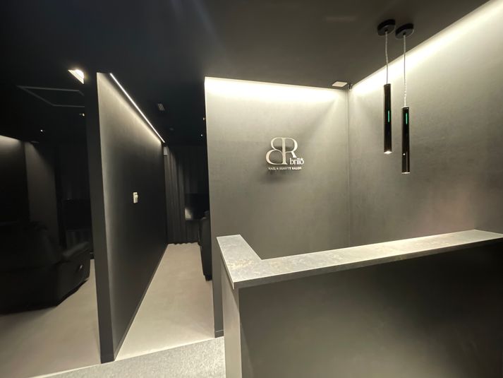 フルフラットになるリクライニングチェアの完全個室サロン - ネイルアンドビューティーサロンbrilo